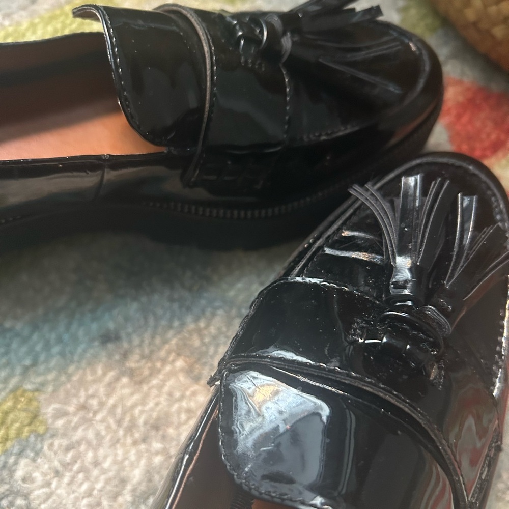 Black patent leather Loafers with Tassels